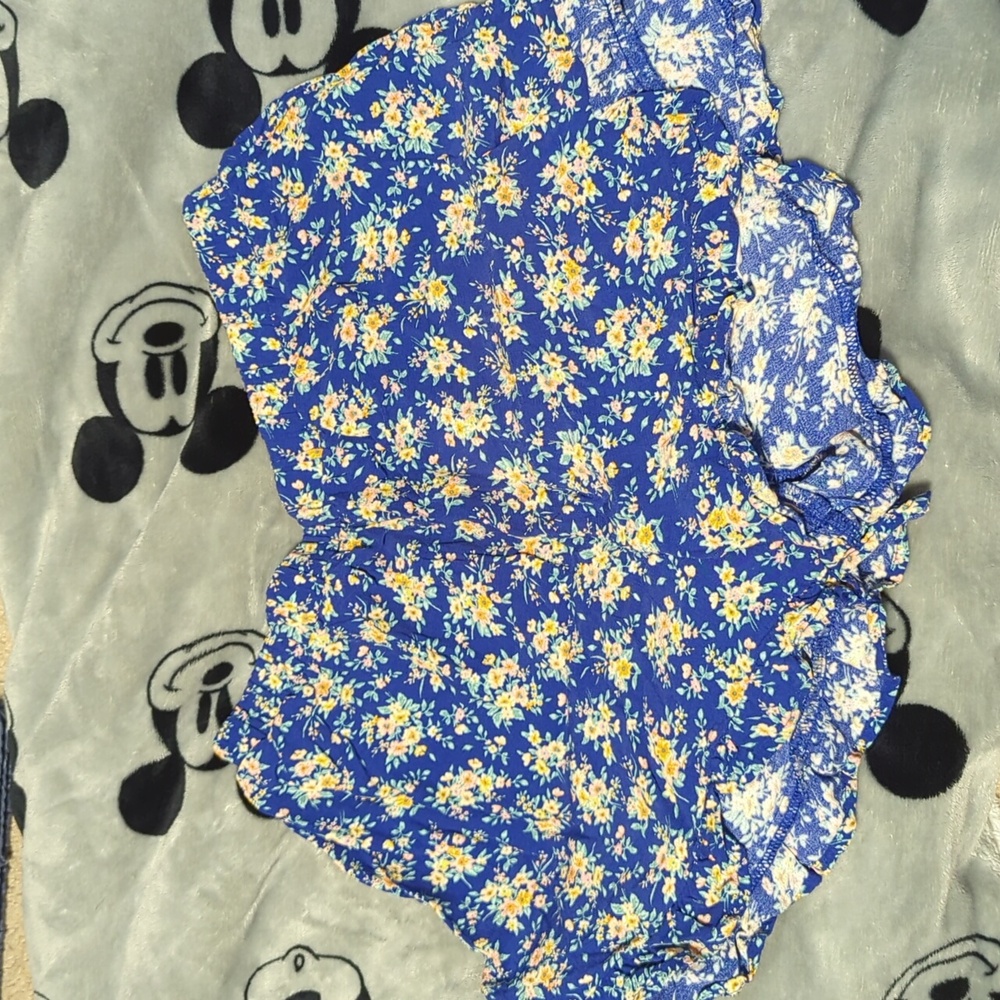 American Eagle floral short